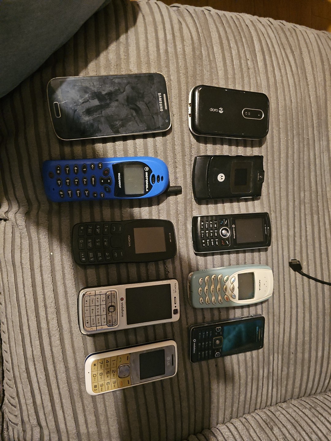 Joblot Of Old Phones Untested For Spares Or Repairs