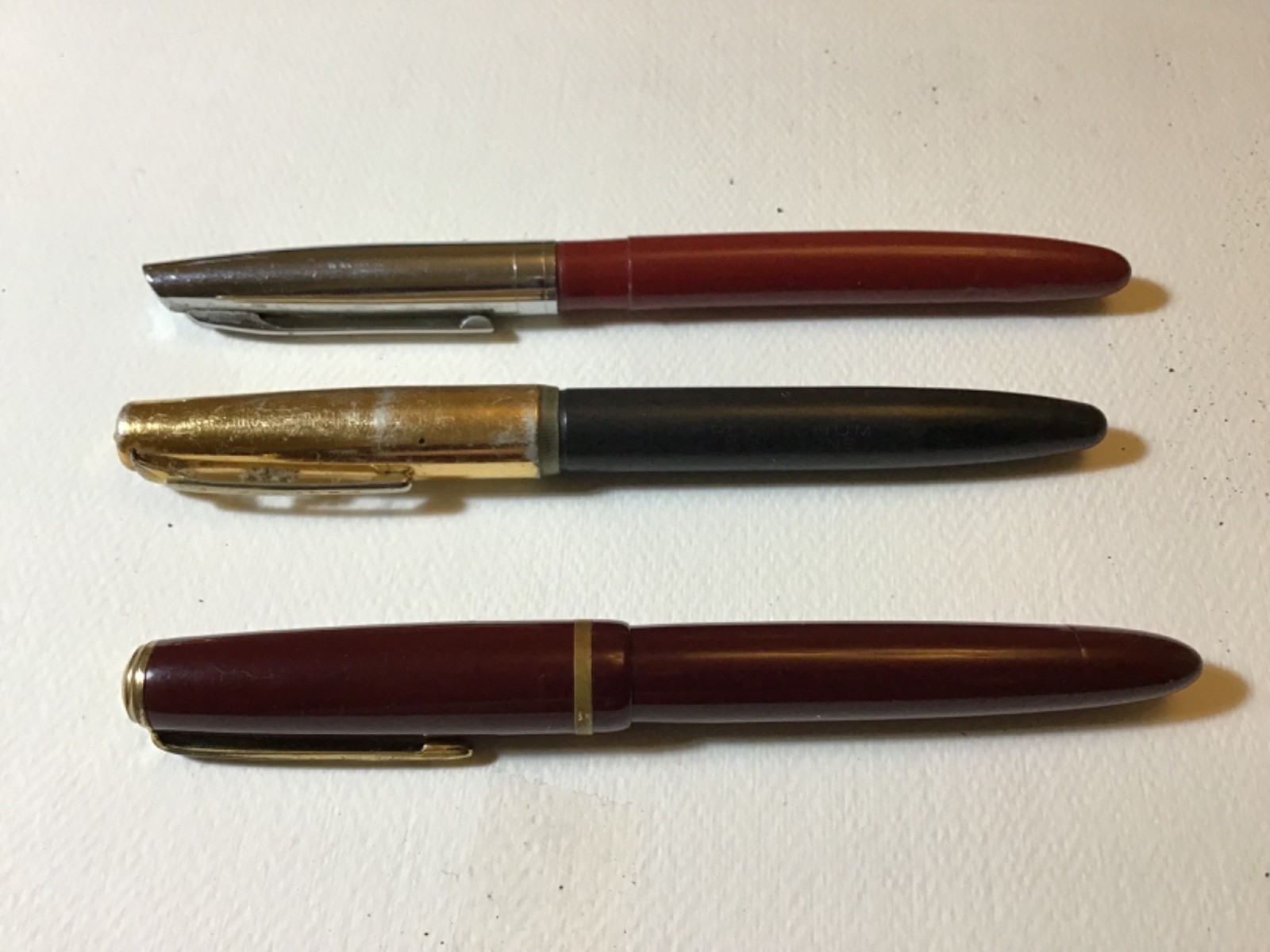 Spares or repairs 2 platignum pens 1 embossed Rubielow