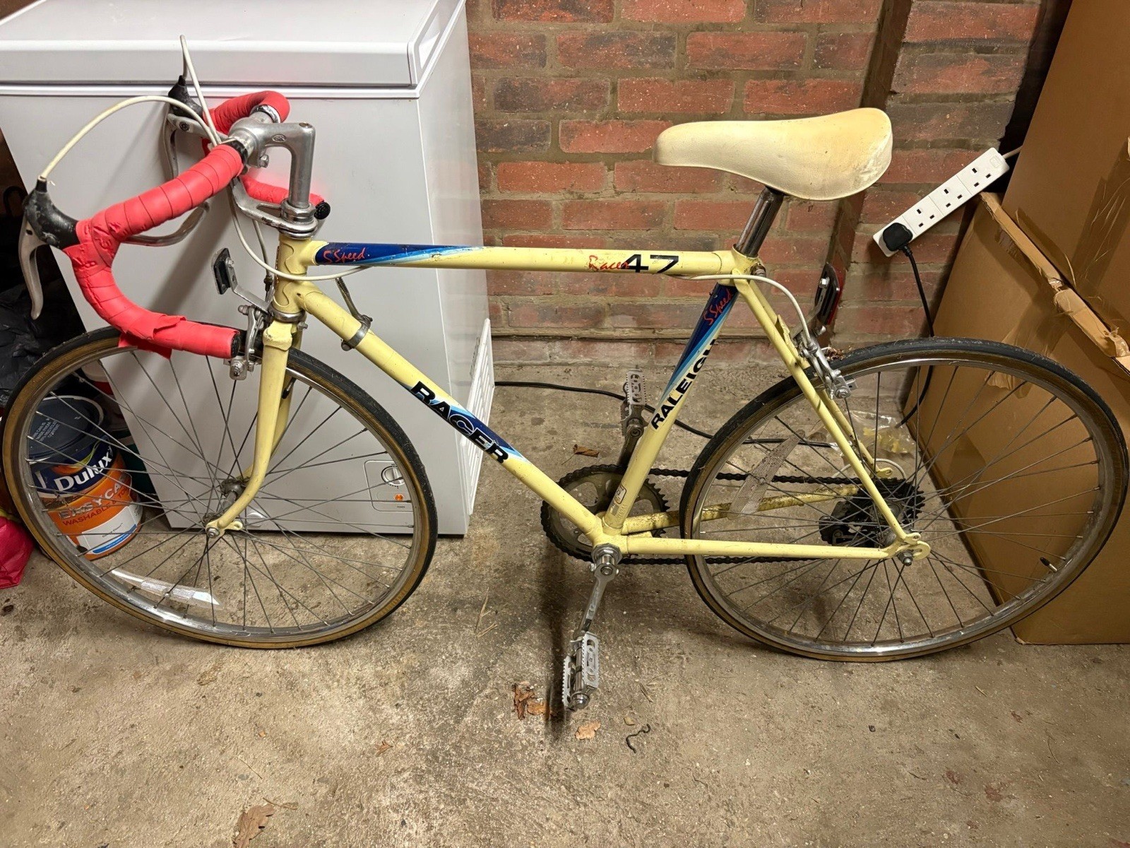 Vintage Raleigh Road Bike - 1970s - Original Frame - Project/restoration