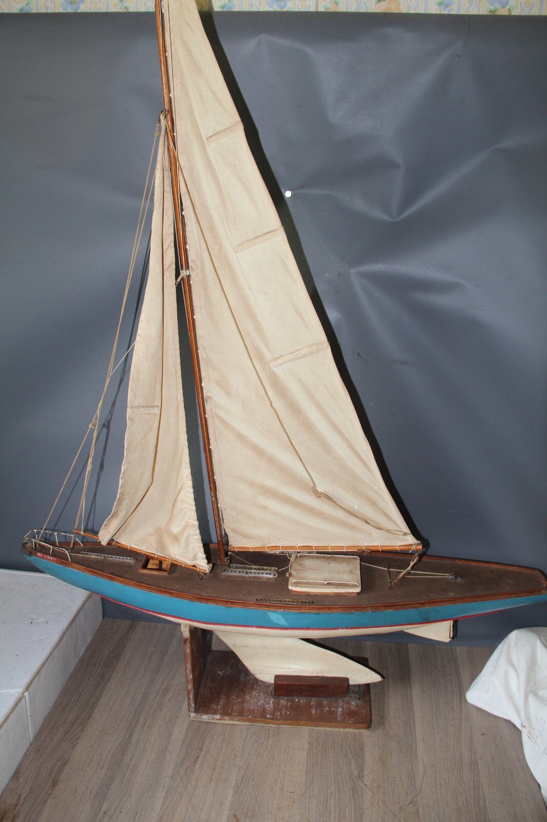 Superb Vintage "Sea Biscuit" Large Model Wooden Yacht / Boat.Restoration Project
