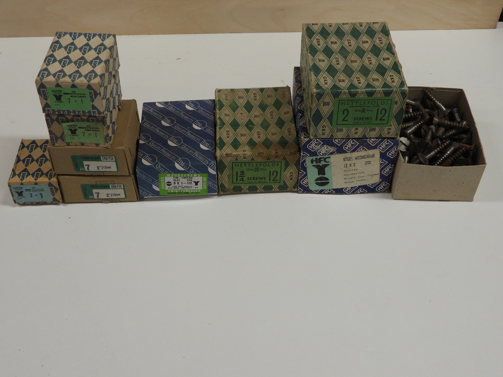 Vintage Gauge 7,8,12 etc slotted wood screws GKN suitable furniture restoration