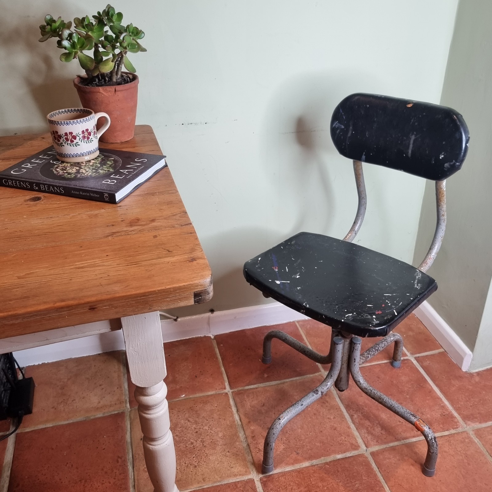 Vintage Machinist Workshop Swivel Chair For Project or Restoration