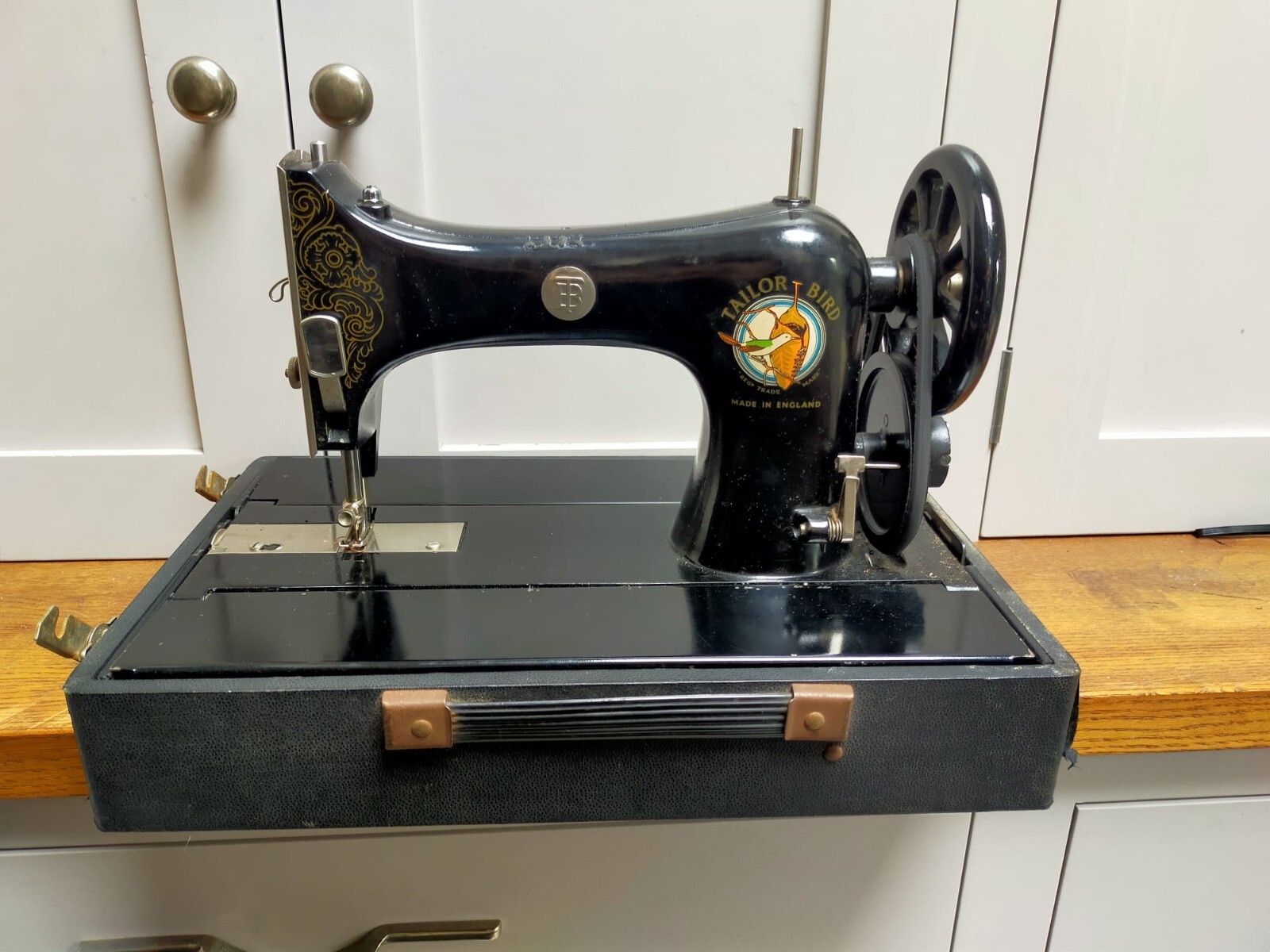 Tailor Bird Sewing Machine BO2798 - For restoration
