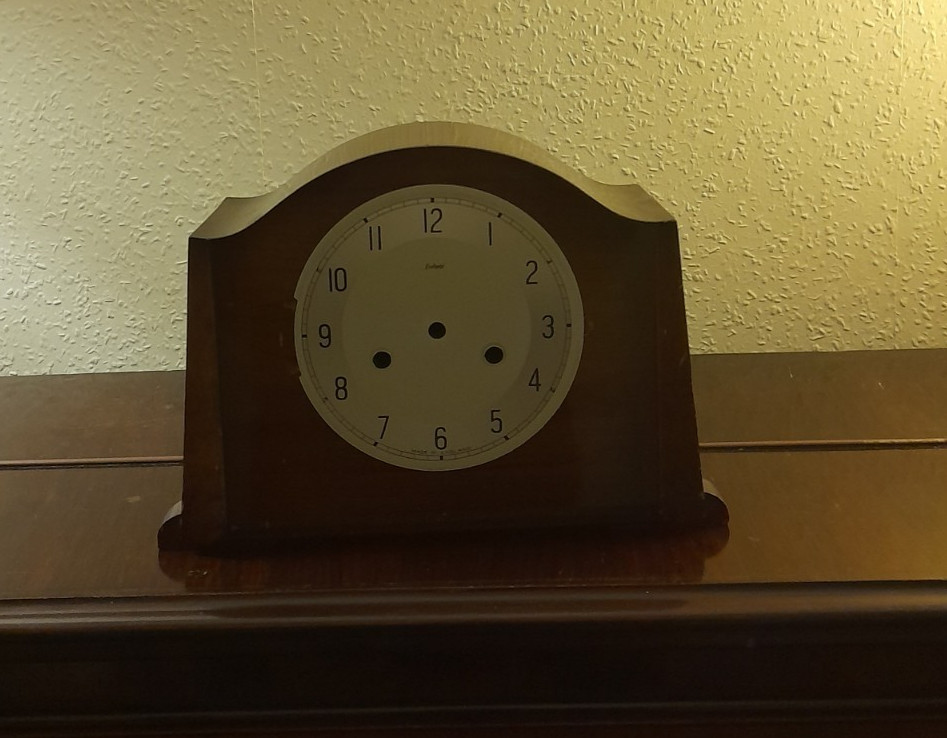 Vintage Mantel Clock Wooden Frame In Vgc for project or restoration