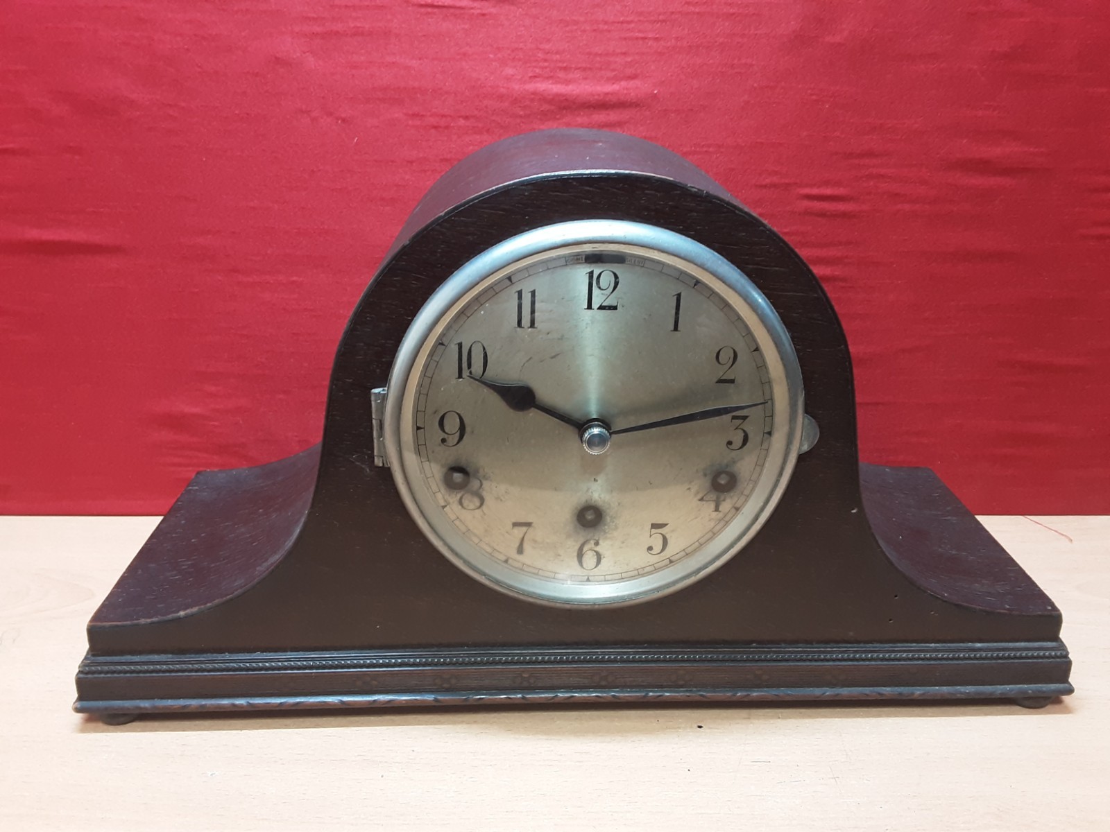 Vintage Wood Cased Mantel Clock Winter Project for Restoration Repair Untested