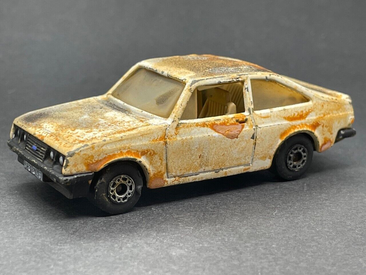 MATCHBOX SUPERFAST FORD ESCORT RS2000 - RUSTED BARN FIND
